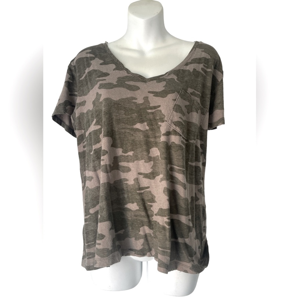 Camo V-Neck Short Sleeve